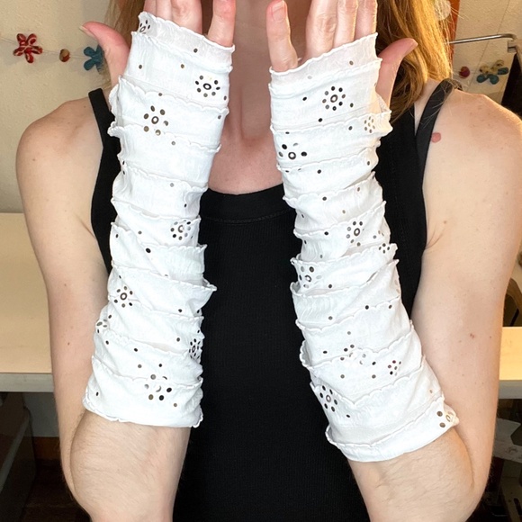 White Mummy Gloves Bandage Ruffle Arm Warmers Sequin Bridal Dance Elbow Length - Picture 6 of 6